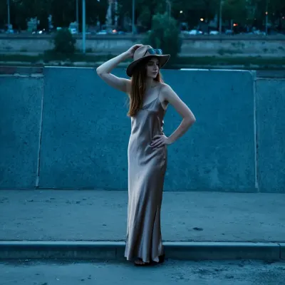 Софико, 25